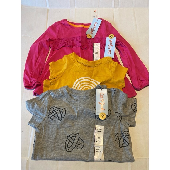 Cat & Jack Other - Cat & Jack Girls 2T 3 Pack Bundle Top Set .1 Long Sleeve, 2 Short Sleeve Tees